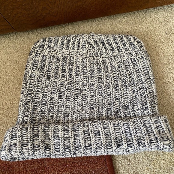 Navy and white Love Your Melon beanie - Picture 4 of 4